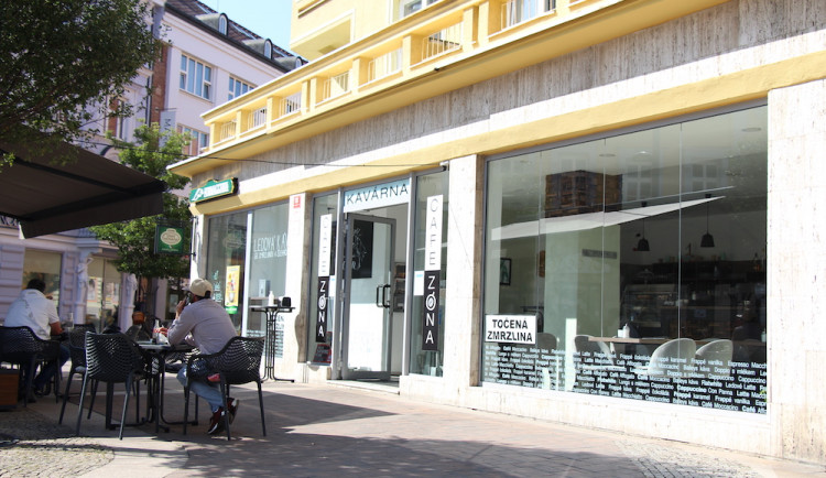 Zapomeňte na každodenní stres a užijte si výbornou kávu v Cafe Zóna na Lannově třídě