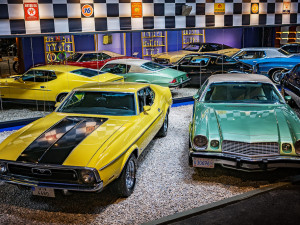 Muzeu veteránů v Nové Bystřici nabídne Ford Mustang Sportsroof z roku 1971 nebo první generace Chevroletu