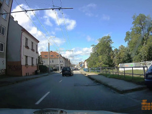 Silně opilý řidič křižoval svým autem ulice Budějc. Kličkováním upoutal pozornost strážníků