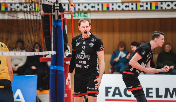 dan.kubat14@gmail.com  +420774407608