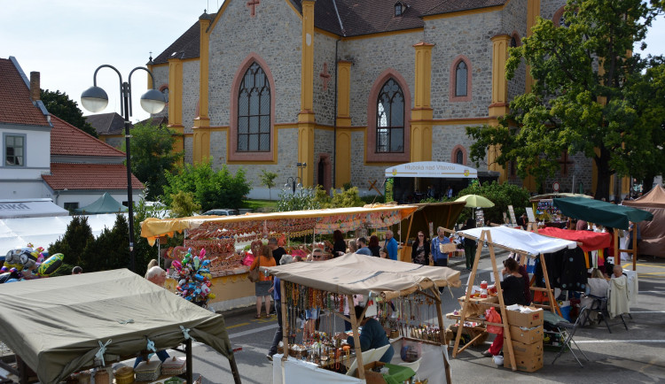 Hlubocké Slavnosti vína letos oslavily už své patnácté narozeniny