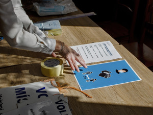 Sčítání hlasů začalo. Kdo usedne do zastupitelských lavic a Senátu?