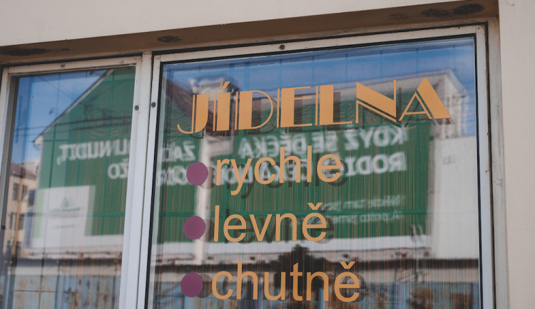 Epidemie žloutenky na jihu Čech má další nakažené. Původ má v kantýně u nádraží.