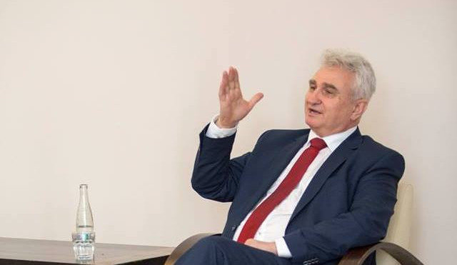 Jsem zklamaný, děkuji voličům, kteří mi byli věrní, komentuje senátní porážku Štěch.