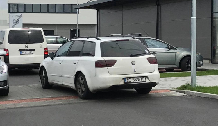 Automobil, kterým se tento víkend pohybují po Budějcích.