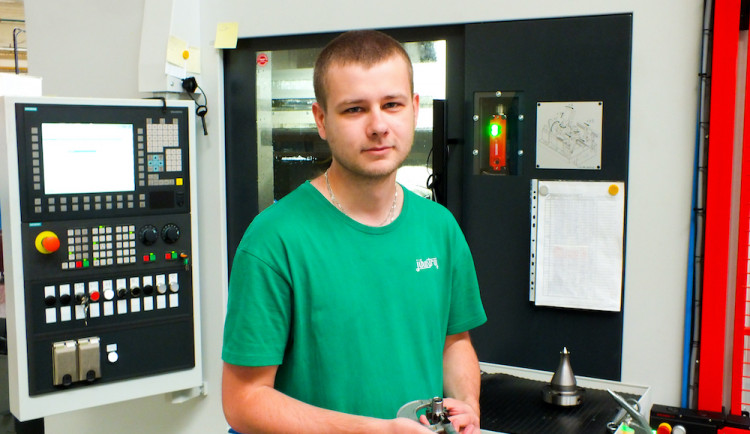 Jihostroj Velešín vlévá život strojům po celém světě.