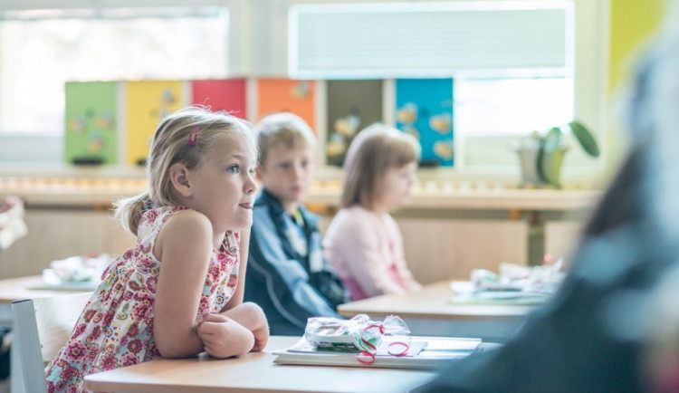 Psycholožka k distanční výuce: Když je omezíme sociální vazby, děti negativně ovlivníme