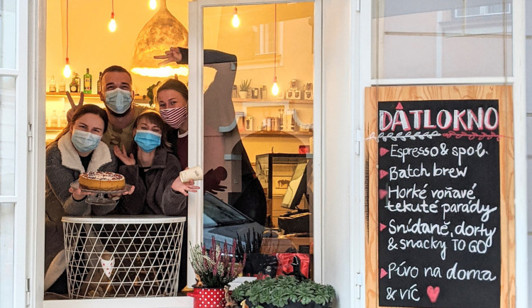 Restaurace v Budějcích přechází na výdejní okénka. Situace je vážná, shodují se provozovatelé