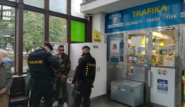 Policie kontroluje dodržování opatření. Postihy už budou přísnější