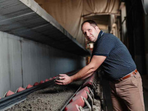 Rodinná firma reaguje na vývoj trhu pružněji, říká obchodní a marketingový ředitel společnosti HELUZ