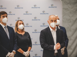 VOLBY 2020: Na jihu Čech vznikla nová koalice. V rukavicích smlouvu podepsaly čtyři strany