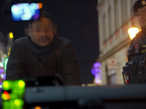 Drogy i množírny zvířat. Investigativní reportéři Klesnil a Fiala spouští internetovou televizi