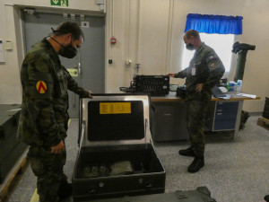 Vojáci přebírali nejen odpalovací zařízení, ale i prostředky pro údržbu a logistiku