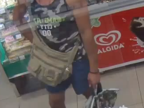 Zloděj ukradl z bytu trezor a platební kartu s pinem. Z ní vybral téměř 150 tisíc korun