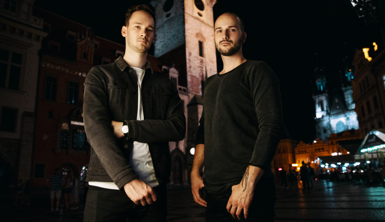 Zleva Martin Klesnil, Patrik Fiala_3