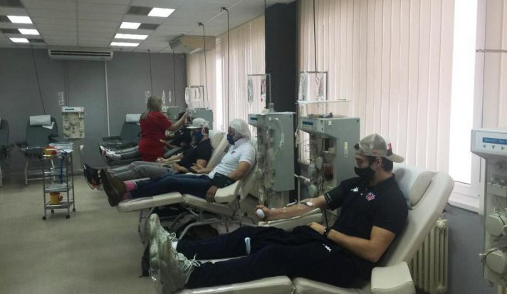 Plazmu darovali v budějcké nemocnici například hráči Motoru.