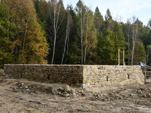 U Památníku Jana Žižky roste arecheoskanzen. Stát bude 47 milionů korun