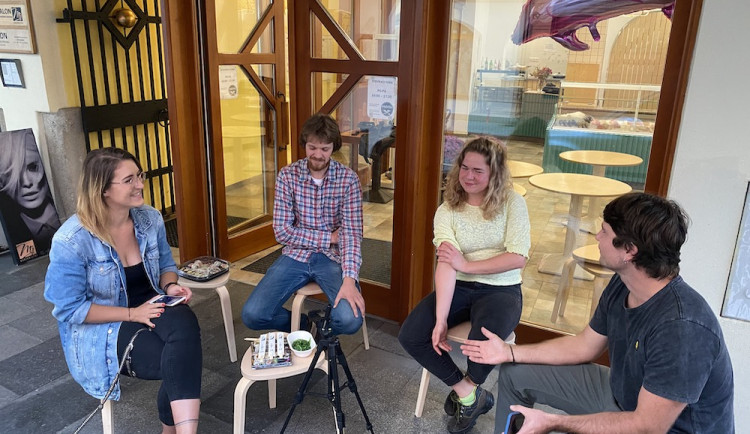 Budějckej podcast otvírá posluchačům dveře na Budějovicko