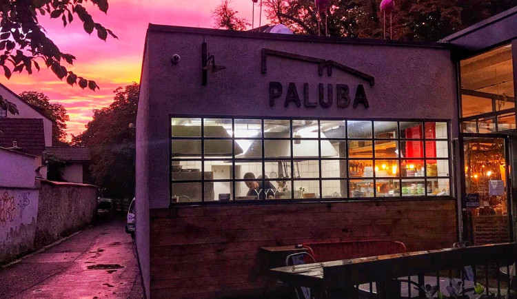 Českobudějovická restaurace Paluba otevřela výdejní okénko