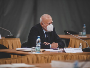 Ustavující zastupitelstvo vedl do zvolení nového hejtmana Jan Zahradník (ODS).