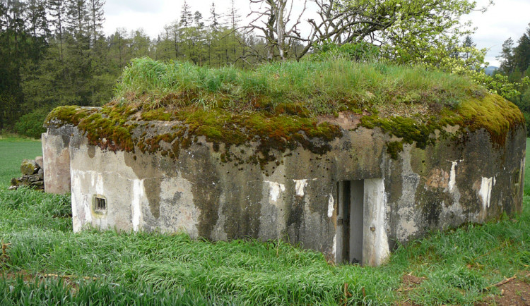 Armáda nabízí k odprodeji vojenský bunkr na jihu Čech. Opevnění vyjde na pár desítek tisíc korun.