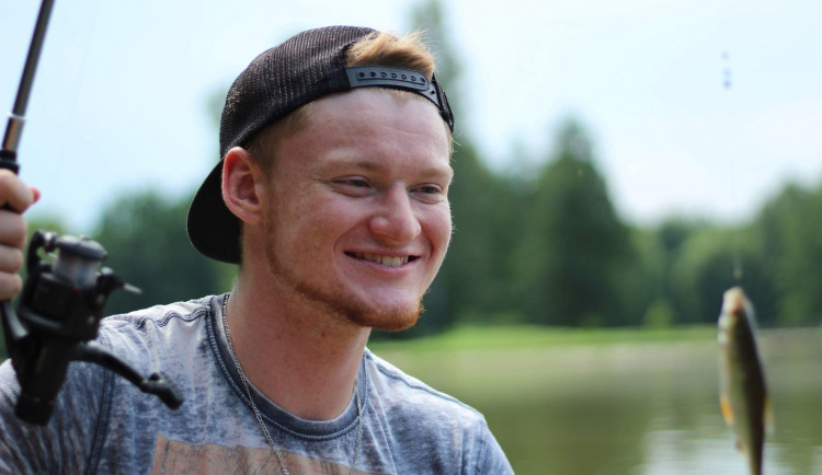 Měl jsem doma sbalenou tašku a byl připravený kdykoliv jet, říká mladík, kterému transplantovali srdce