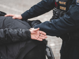 Střelec z Příbrami se ukrýval v Budějcích. Dopadla ho zásahová jednotka