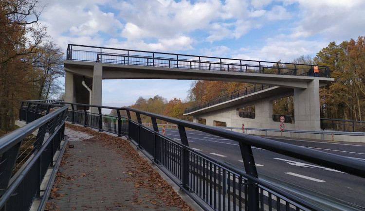 Práce u Sedlce na silnici I/20 jsou téměř u konce. Příští týden projedou řidiči bez omezení