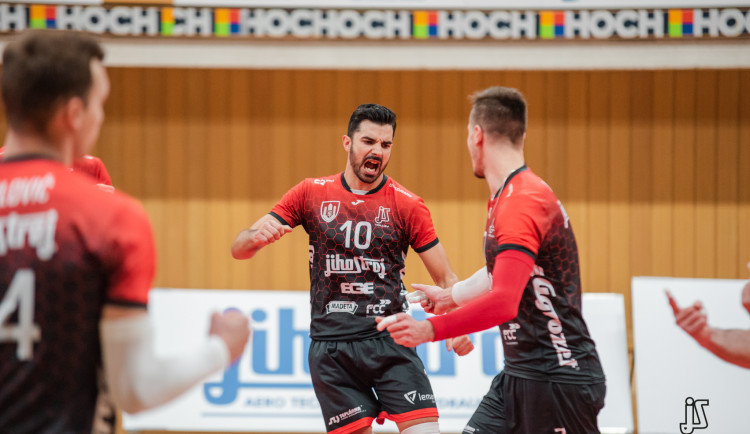 Jihostroj prohrál v Ostravě první dva sety, ale přesto zvítězil