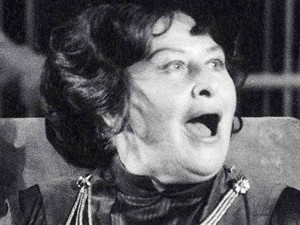 Herečka Hana Bauerová oslaví Thálii sklenkou bílého vína. V divadle ztvárnila přes 150 rolí