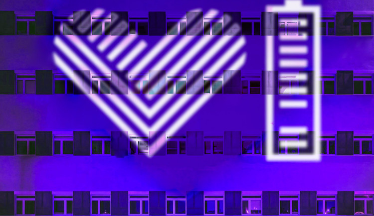 Na budovách nemocnic ve všech krajích se u příležitosti Giving Tuesday rozsvítí „Světlo lékařům“