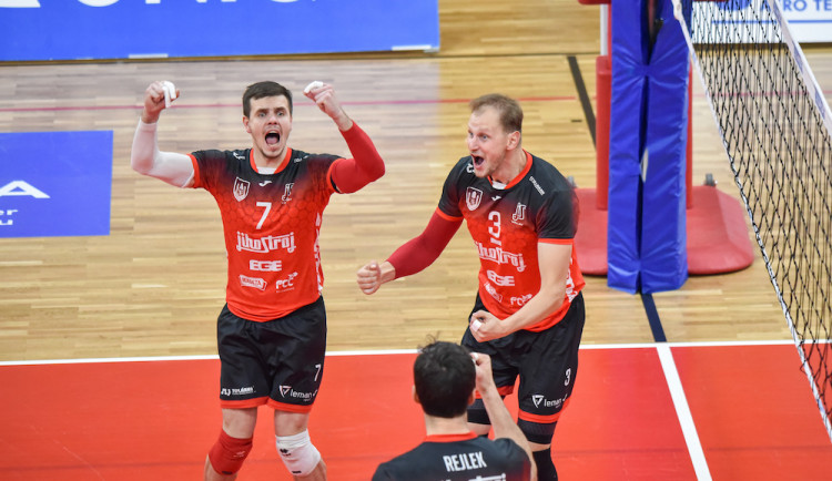 Jihostroj nenechal doma body ani volejbalistům Beskyd