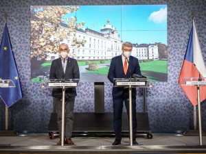 Obchody a služby se možná po víkendu opět otevřou. Vláda o tom bude jednat v neděli