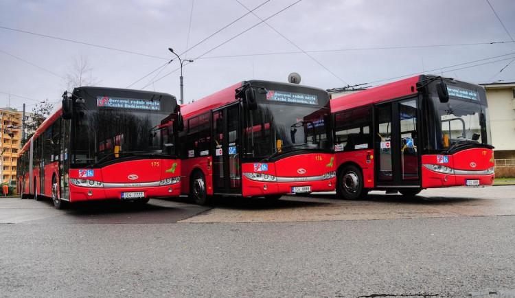 Ulice Budějc bude křižovat devět nových autobusů. Do provozu vyjedou na jaře