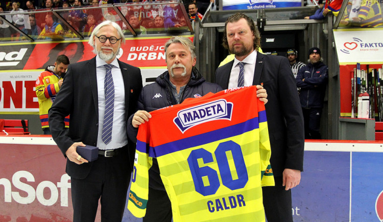 Vladimír Caldr slaví narozeniny. Hokejová legenda dnes vede základní školu