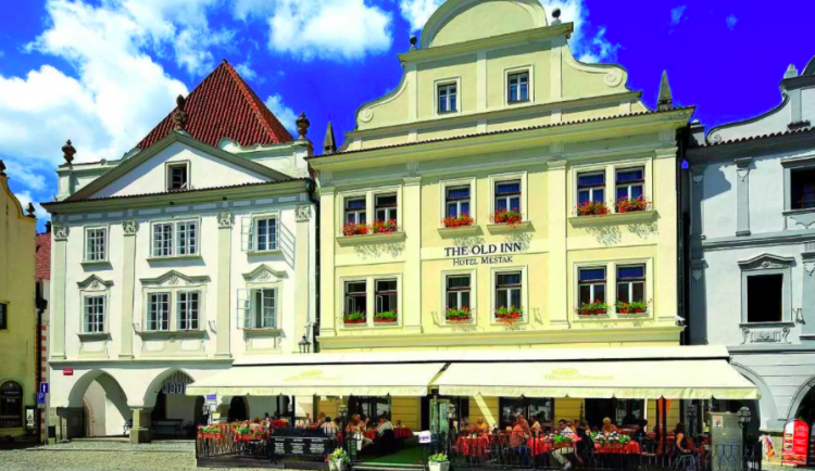 Český Krumlov povolil provoz kasina v hotelu na náměstí