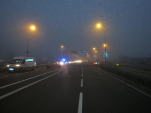 Nepochopitelný manévr na okraji Budějc. Řidič se na frekventovaném tahu začal otáčet do protisměru.