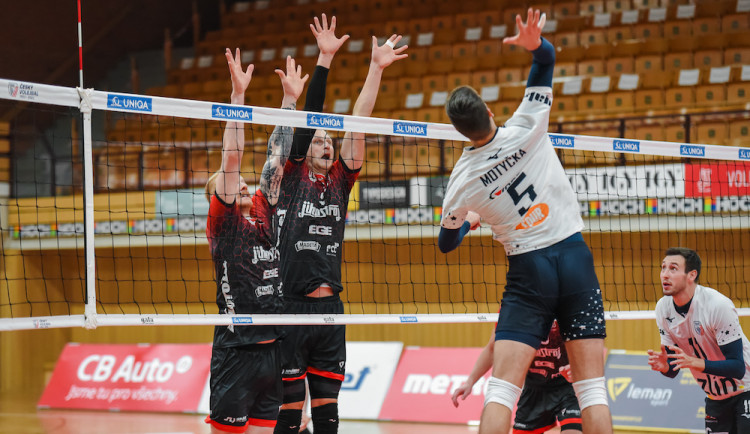 dan.kubat14@gmail.com  +420774407608