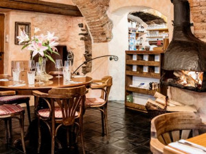Vařil v Norsku i Španělsku, teď vyklízí svůj podnik. Českobudějovický restauratér kvůli omezením končí