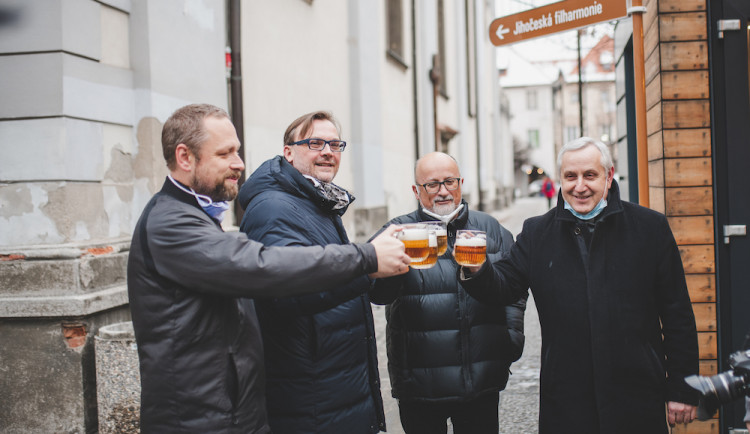 Budějčáci nepřijdou o Požehnaný ležák z Budvaru ani letos. Výtěžek z jeho prodeje jde opět na charitu.