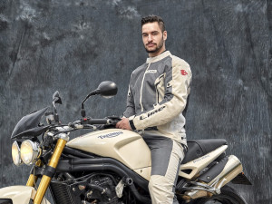 Kamenná prodejna moto oblečení MBW v Hluboké nad Vltavou nachystala tradiční týden slev. Ideální čas na výhodný nákup