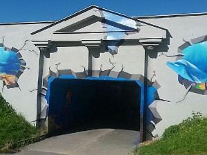 Podchod na Máji se proměnil v podmořský svět.