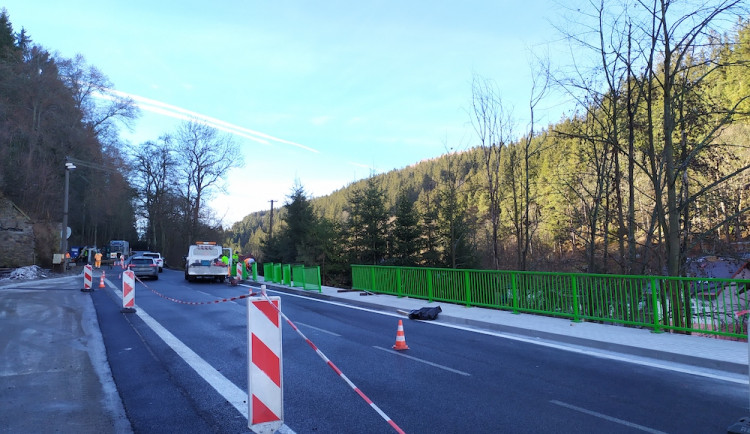 ŘSD opravilo část silnice ve Vimperku, kde se utrhl svah