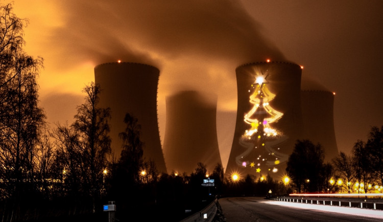Největší jihočeský vánoční strom bude patrně opět v Temelíně