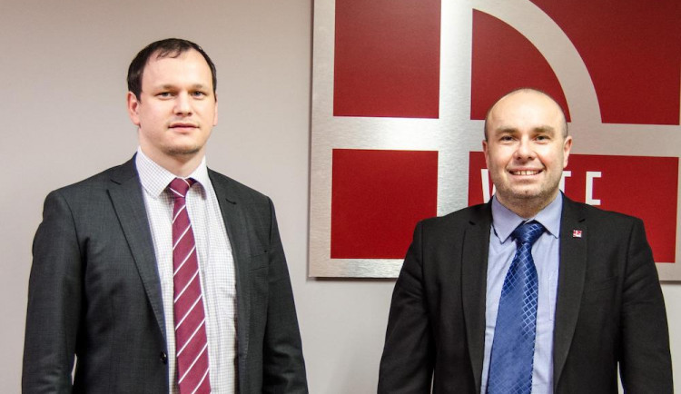 Na VŠTE se mění rektor. Vochozku střídá Stehel