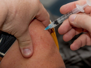 Jihočeský kraj by měl po svátcích mít 950 vakcín proti covidu
