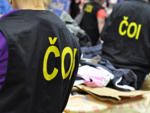 Další zátah proti prodejcům padělků ve Vyšším Brodě. Inspekce odhalila skoro dva tisíce "fejků"
