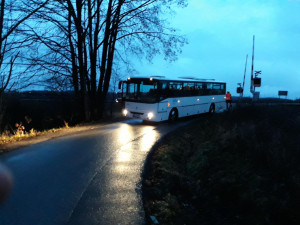 Vlak u Včelné srazil muže. Ten na místě zemřel