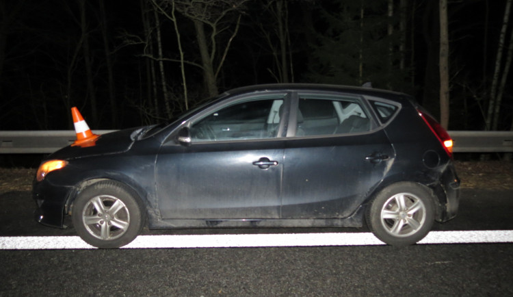 Tragický konec víkendu. Mladíka srazilo u Staré Hlíny projíždějící auto, na místě zahynul