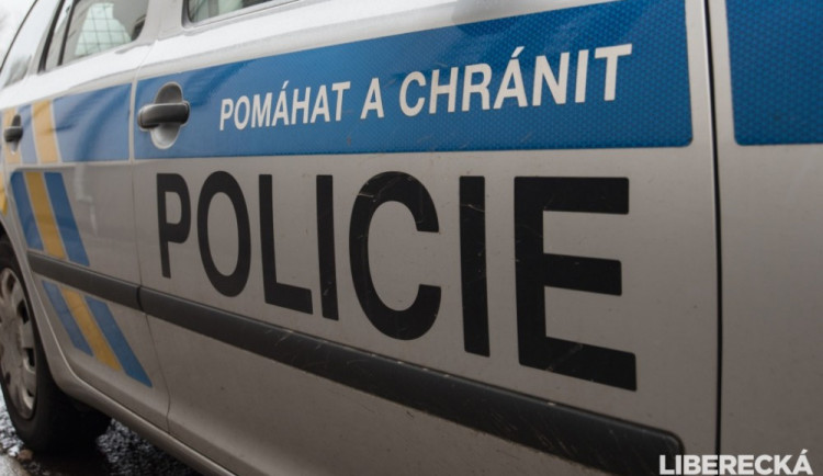 Policisté u knihovny dopadli řidiče, který v opilosti projížděl Libercem